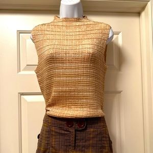 Gold sleeveless top, size large